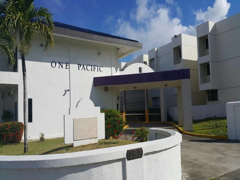 טמונינג One Pacific Hotel מראה חיצוני תמונה