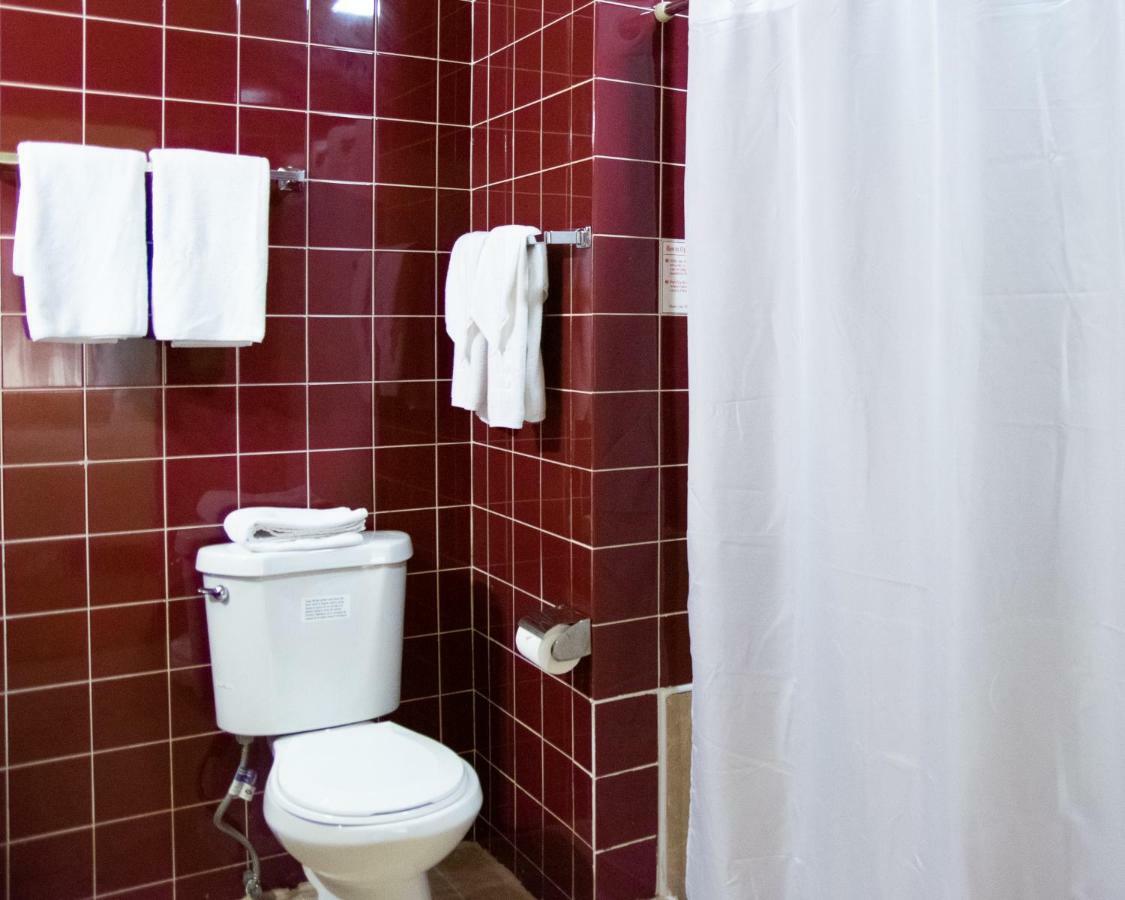טמונינג One Pacific Hotel מראה חיצוני תמונה